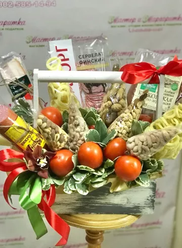 Композиция в ящике «Благополучие» от интернет-магазина цветов в 