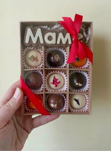 Подарочный шоколадный  набор &laquo;Маме&raquo; от интернет-магазина цветов в 