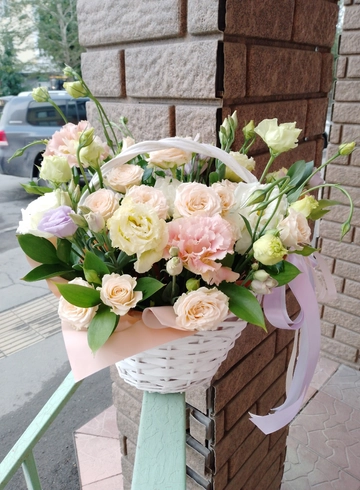 Корзина с цветами «Восторг» от интернет-магазина цветов в 