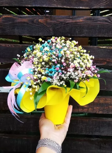 Композиция в стаканчике &laquo;Ветерок&raquo; от интернет-магазина цветов в 