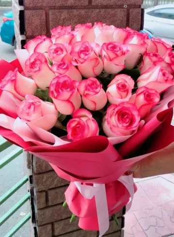 Букет из 25 роз «Сказочный сон» от интернет-магазина цветов в 