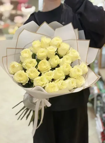 Букет из 25 роз &laquo;Незнакомка&raquo; от интернет-магазина цветов в 