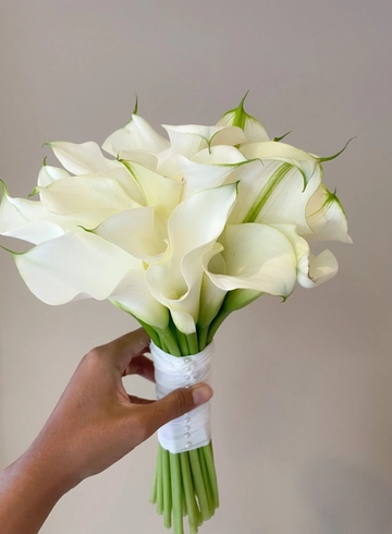 Букет невесты «Прелесть» от интернет-магазина цветов в 