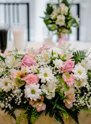 Настольная композиция от интернет-магазина цветов в 