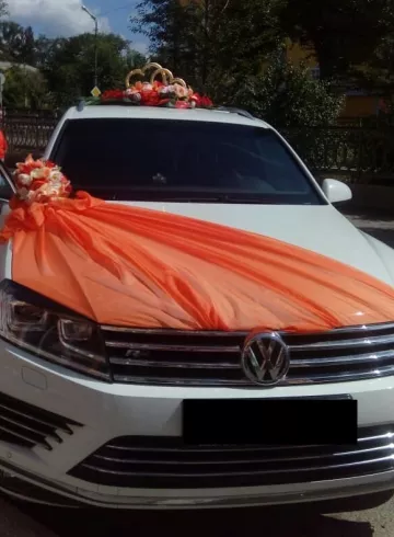 Оформление автомобиля  &laquo;Оранжевое настроение&raquo; от интернет-магазина цветов в 