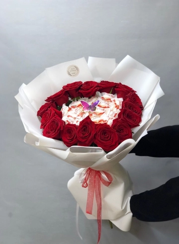 Букет «Любимой сладкоежке» от интернет-магазина цветов в 