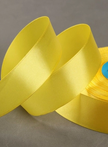 Лента атласная жёлтая от интернет-магазина цветов в 