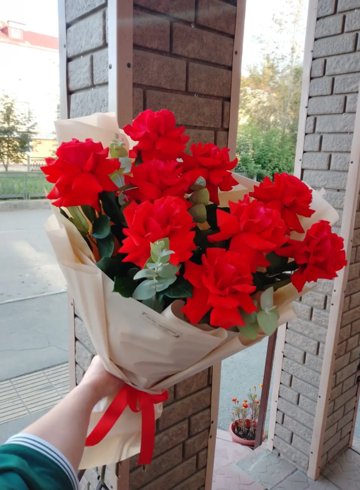 Букет с французскими розами &laquo;Искреннее раскаяние&raquo; от интернет-магазина цветов в 